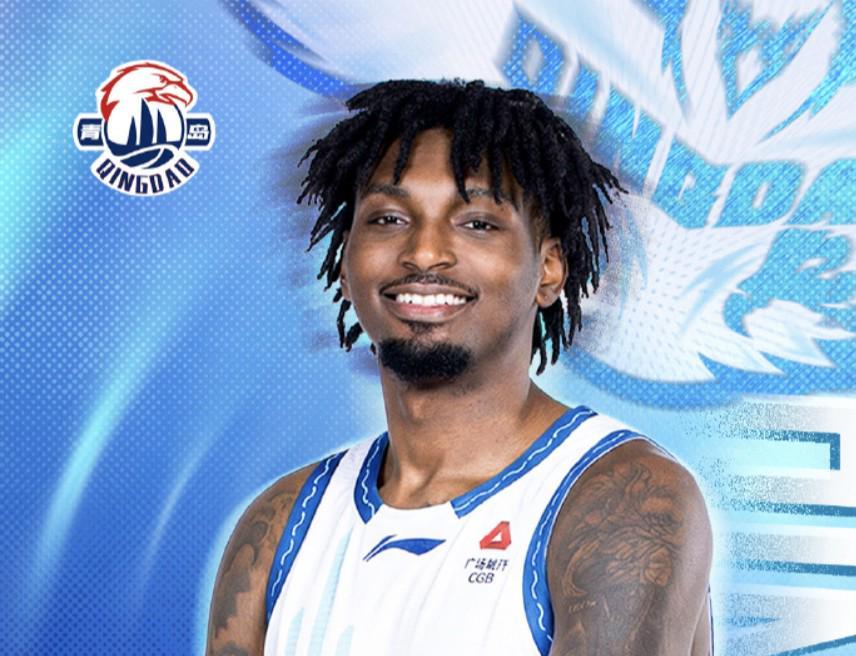 官方:青岛签下前广州外援泰肖恩-克劳福德